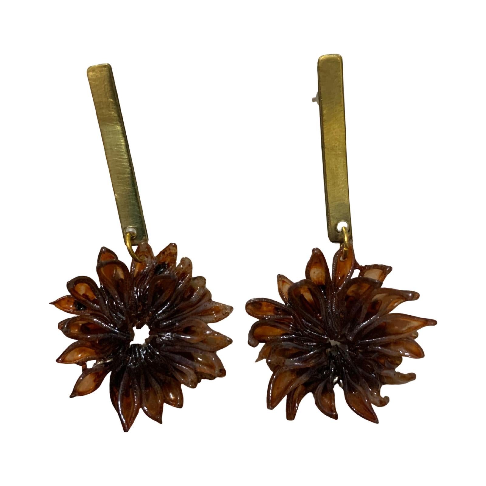 DAHLIA SHORT STICK MARRON DORADA