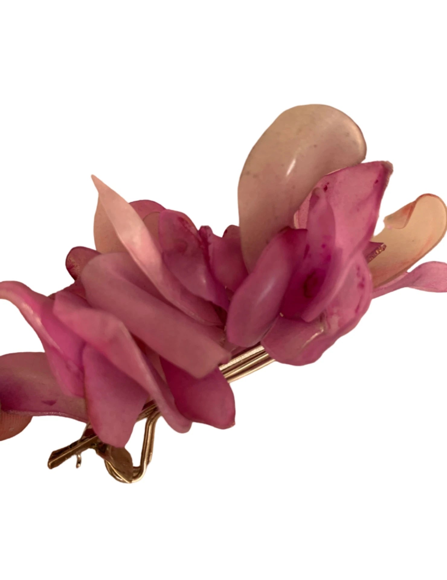 PRENDEDOR PETALOS ROSA