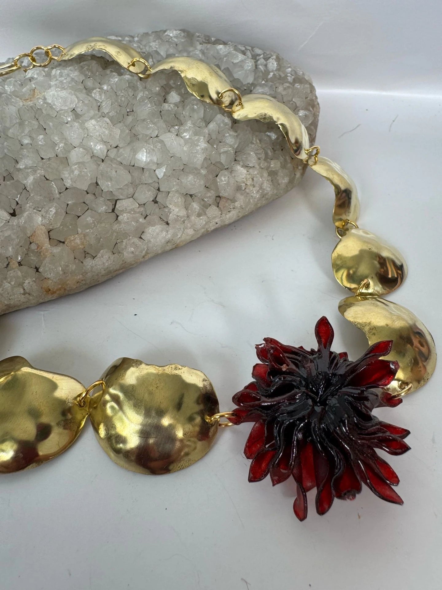 Gargantilla DAHLIA ZOA ROJO